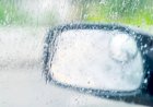 Dành cho lái mới: Phải làm gì khi gương chiếu hậu đọng nước?