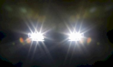 Cách sử dụng đèn pha để xin đường và nhường đường