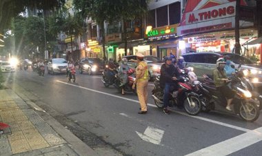 Quy tắc bất thành văn khi đi xe máy để tránh xung đột giao thông