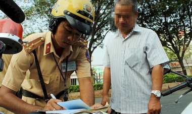 Băn khoăn về đề xuất chia giấy phép lái xe thành 17 hạng