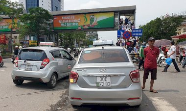 Hà Nội: Tài xế taxi “hô biến” biển số để trốn phạt nguội