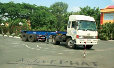 Sau 10 năm vẫn thiếu tài xế FC: Đừng nghĩ cách 'vơ bèo vạt tép'