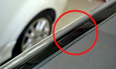 Tấm che nhỏ trên nóc ô tô có tác dụng gì?