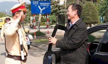 Những quy tắc ứng xử bắt buộc của cảnh sát giao thông khi xử lý vi phạm
