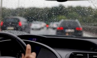 10 mẹo lái xe an toàn trong thời tiết mưa gió