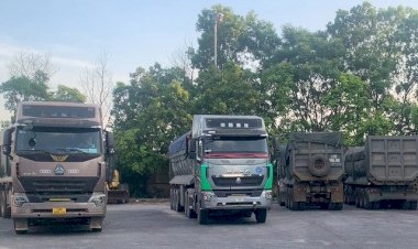 Xe quá tải, cơi nới 'không có cửa' đi vào đường cao tốc