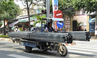 TPHCM: Cần xử lý tận gốc vấn nạn xe thô sơ, 3 bánh tự chế