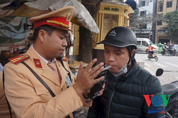 Không vì virus Corona mà kiểm tra nồng độ cồn ‘chùng’ xuống