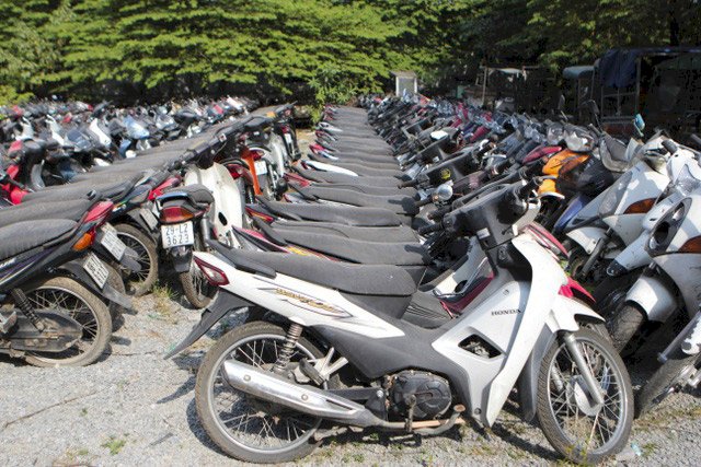 Người vi phạm được tự bảo quản phương tiện: Nút thắt trong việc giữ xe vi phạm