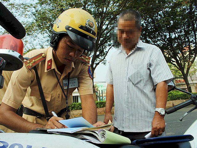 Băn khoăn về đề xuất chia giấy phép lái xe thành 17 hạng