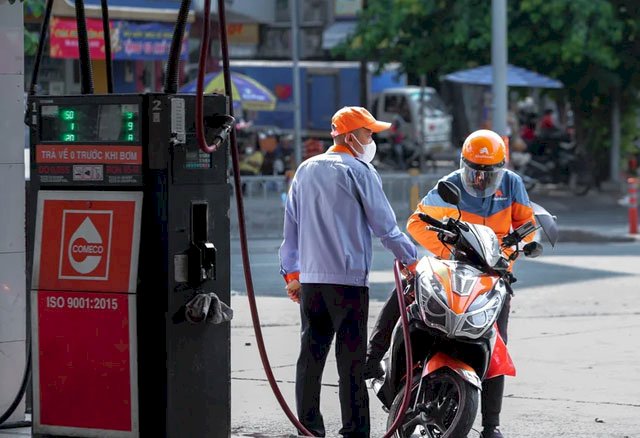 Giá xăng có chạm mốc 30.000 đồng/lít?