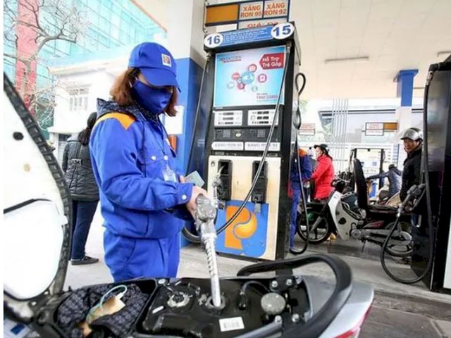 Ngày mai (11-3), giá xăng tăng lên hơn 30.000 đồng/lít?