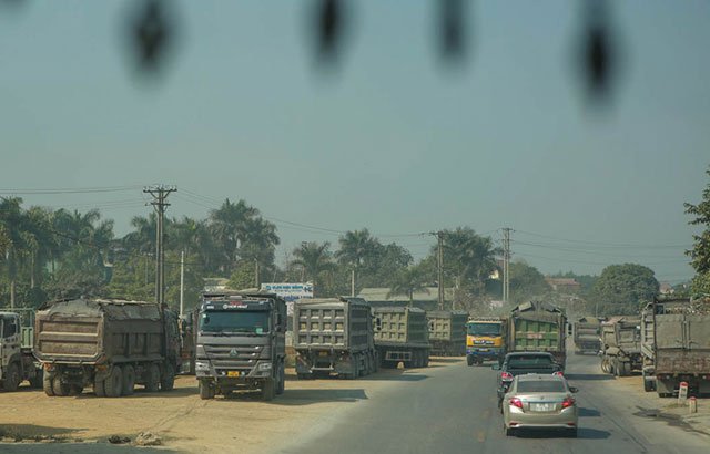 Ghi hình xe cơi nới thành thùng, chở quá tải và mức 'phạt nguội' cụ thể