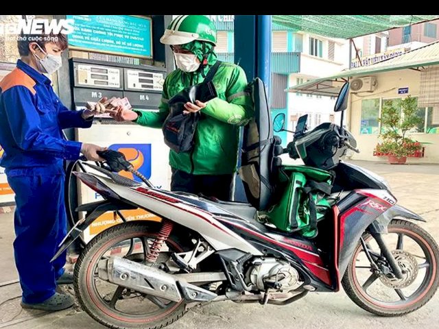 Hôm nay, giá xăng tiếp tục tăng 600 - 1.000 đồng/lít?