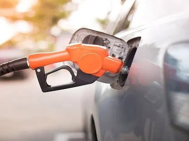 Giá xăng sẽ tiếp tục tăng, vượt 32.000 đồng/lít?