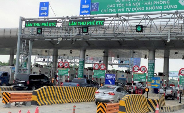 Xem xét tạm dừng thu phí nếu chậm triển khai thu phí không dừng