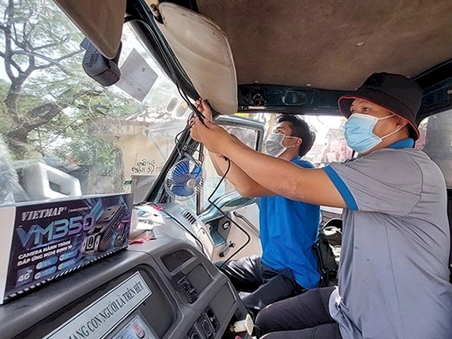 Xe kinh doanh vận tải phải lắp camera hành trình để được cấp phù hiệu, biển hiệu